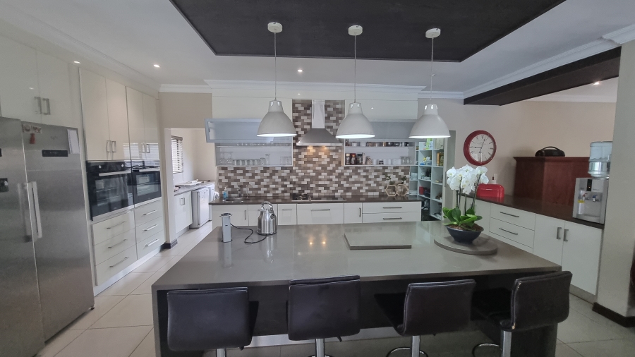 6 Bedroom Property for Sale in Silverwoods Country Estate Gauteng