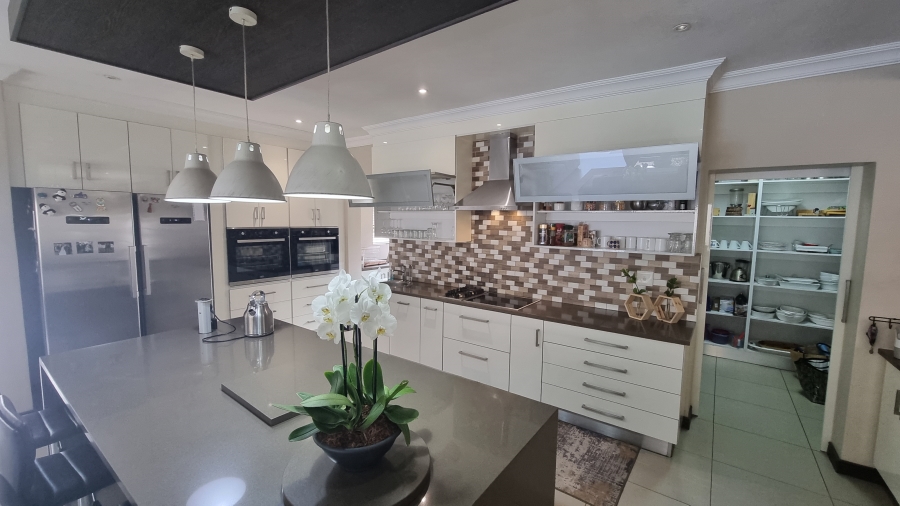 6 Bedroom Property for Sale in Silverwoods Country Estate Gauteng