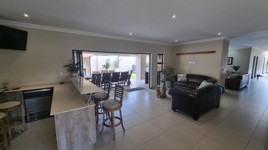 6 Bedroom Property for Sale in Silverwoods Country Estate Gauteng