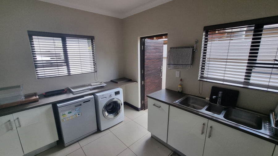 6 Bedroom Property for Sale in Silverwoods Country Estate Gauteng