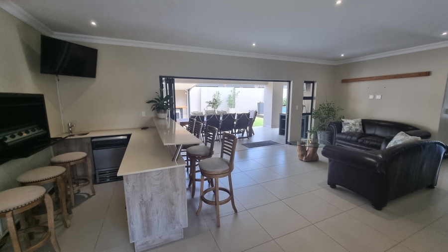 6 Bedroom Property for Sale in Silverwoods Country Estate Gauteng