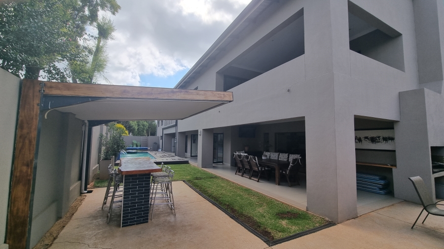 6 Bedroom Property for Sale in Silverwoods Country Estate Gauteng