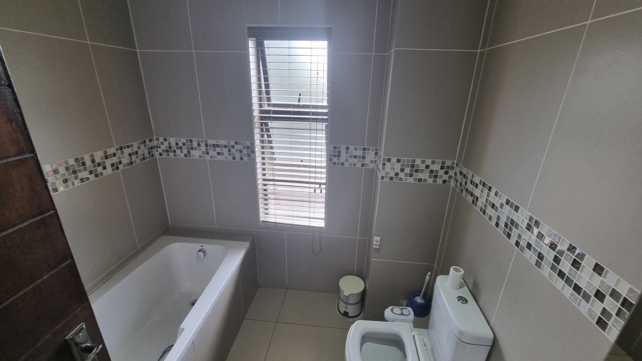 6 Bedroom Property for Sale in Silverwoods Country Estate Gauteng