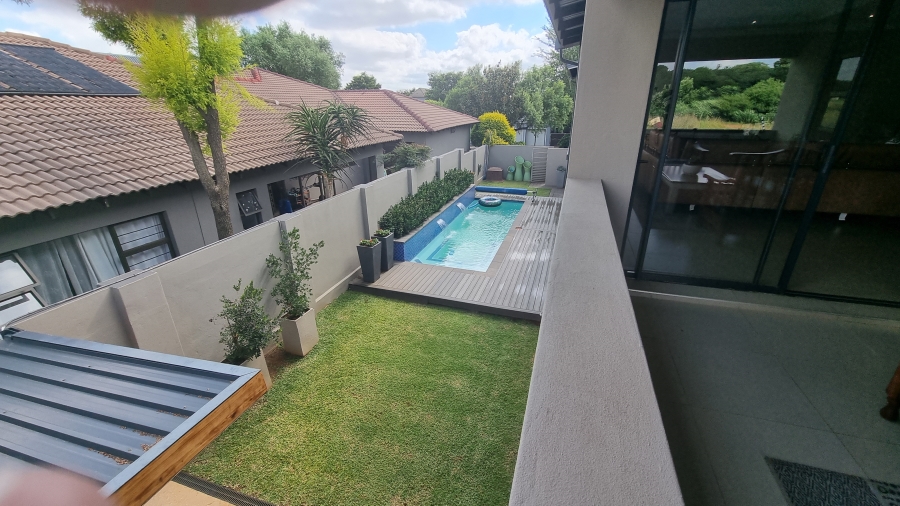 6 Bedroom Property for Sale in Silverwoods Country Estate Gauteng