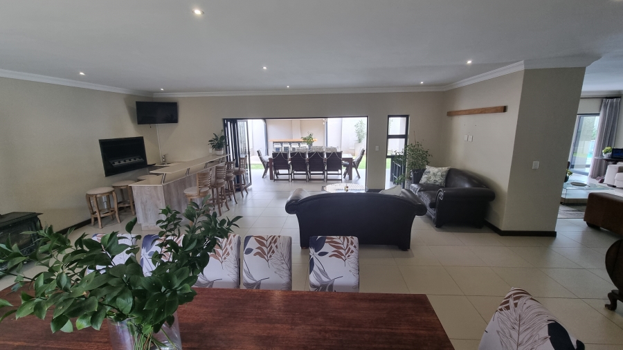 6 Bedroom Property for Sale in Silverwoods Country Estate Gauteng