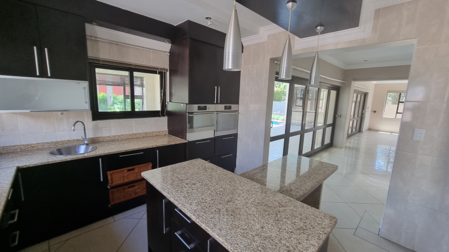 5 Bedroom Property for Sale in Willow Acres Gauteng
