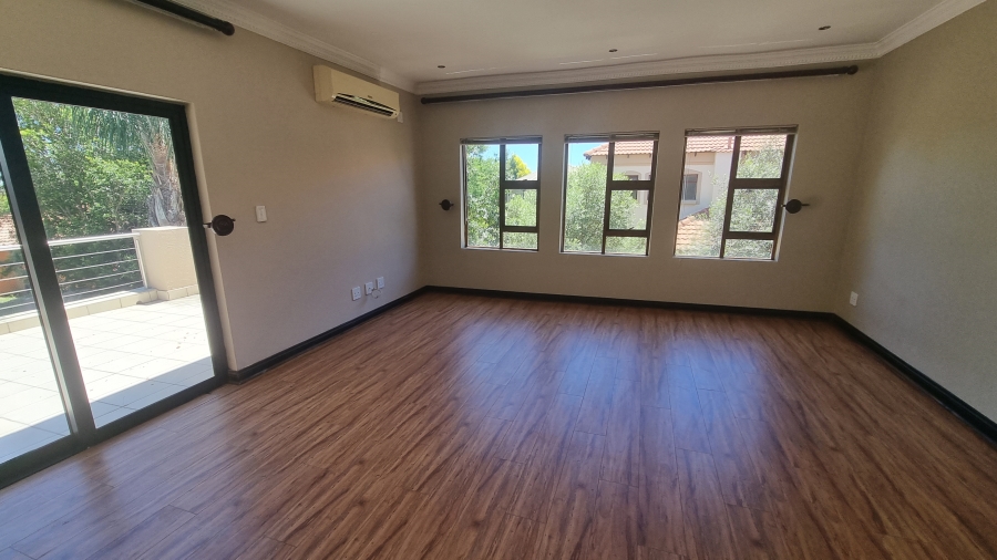 5 Bedroom Property for Sale in Willow Acres Gauteng