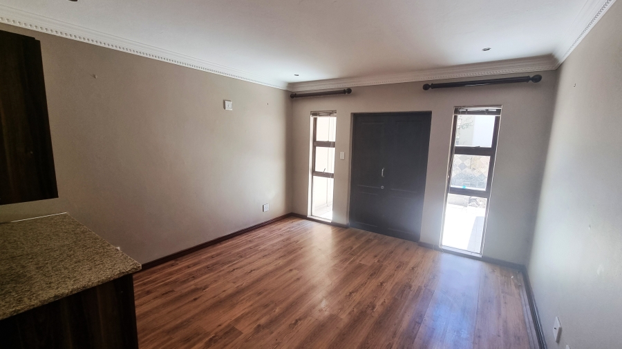 5 Bedroom Property for Sale in Willow Acres Gauteng