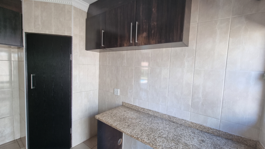 5 Bedroom Property for Sale in Willow Acres Gauteng