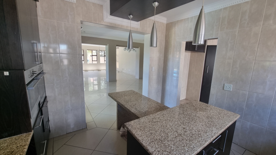 5 Bedroom Property for Sale in Willow Acres Gauteng