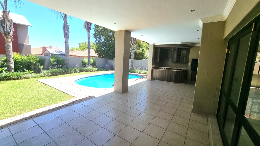5 Bedroom Property for Sale in Willow Acres Gauteng