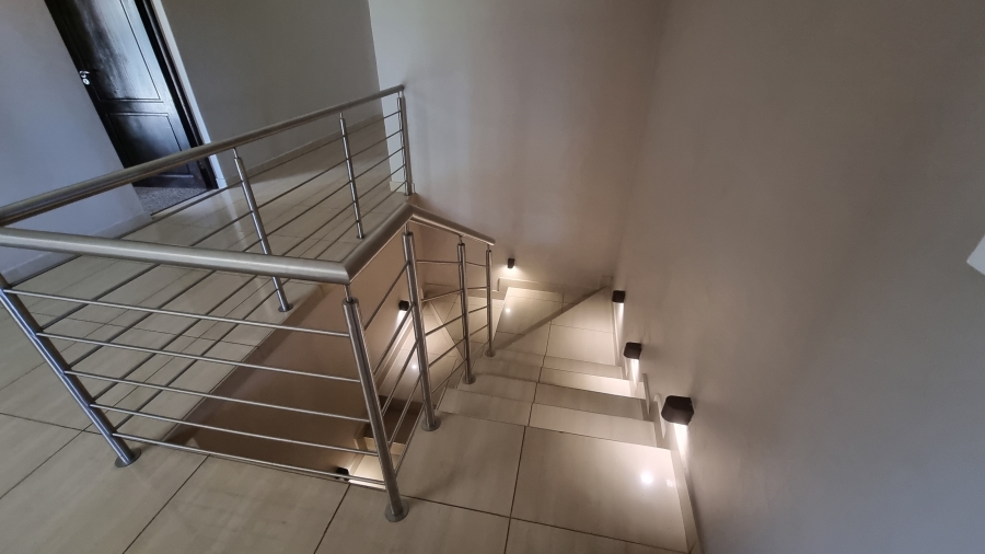 5 Bedroom Property for Sale in Willow Acres Gauteng