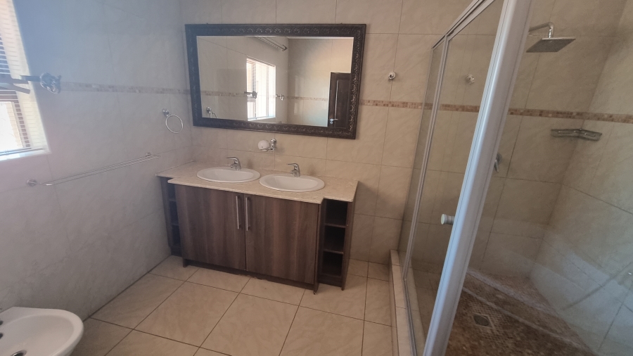 5 Bedroom Property for Sale in Willow Acres Gauteng