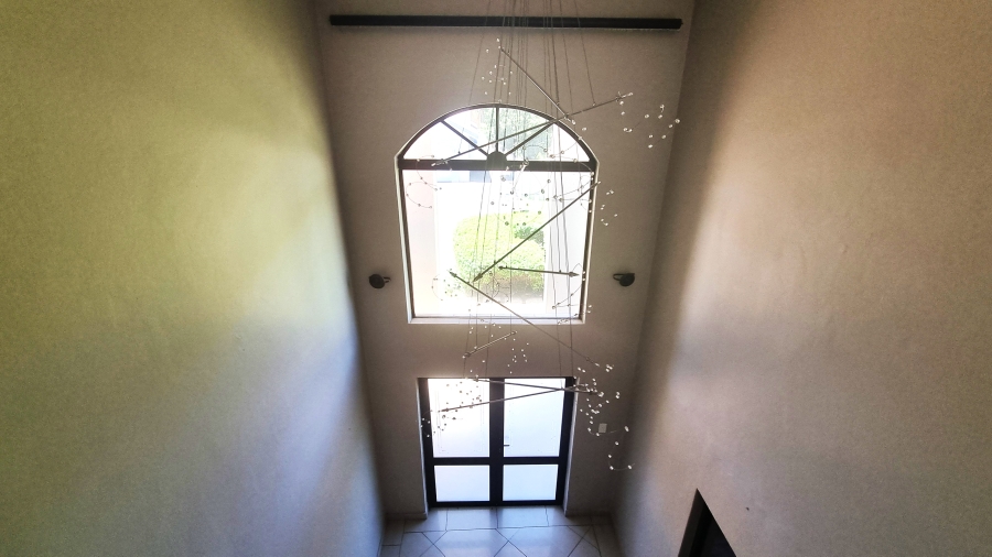 5 Bedroom Property for Sale in Willow Acres Gauteng