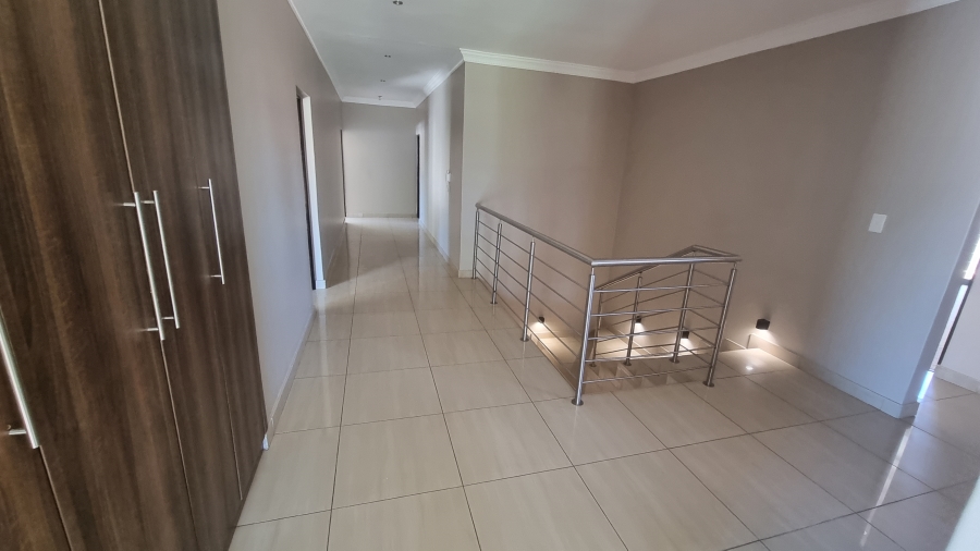 5 Bedroom Property for Sale in Willow Acres Gauteng