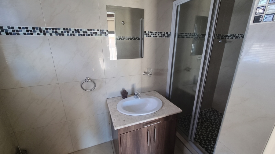 5 Bedroom Property for Sale in Willow Acres Gauteng