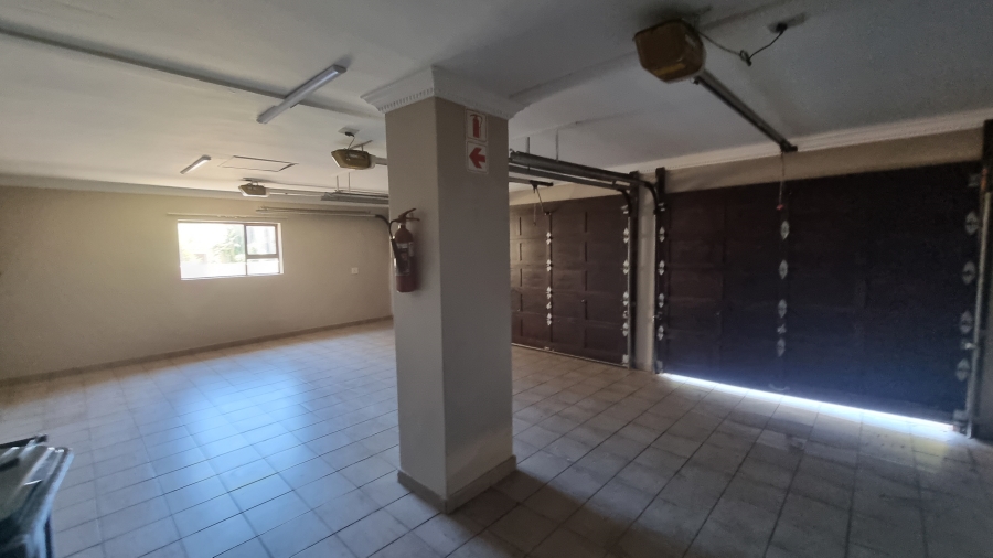 5 Bedroom Property for Sale in Willow Acres Gauteng