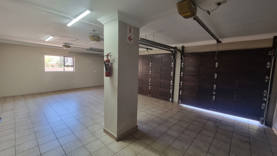 5 Bedroom Property for Sale in Willow Acres Gauteng