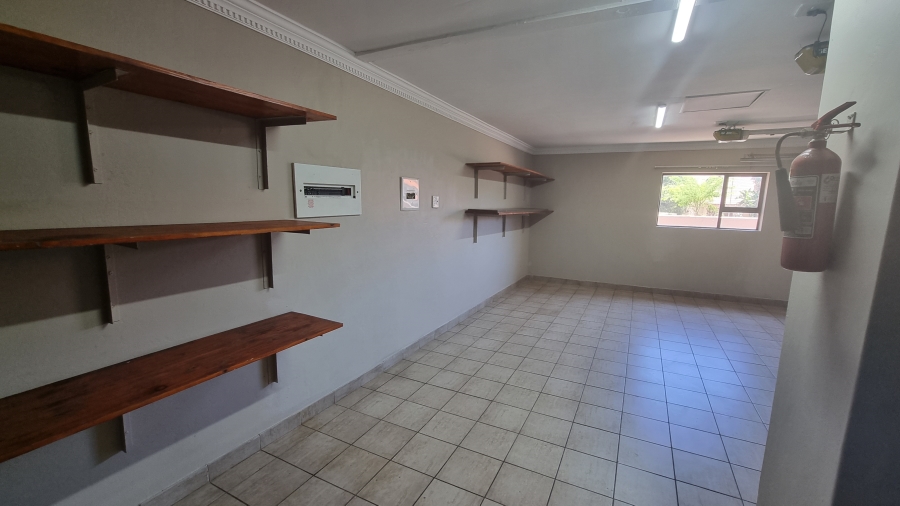 5 Bedroom Property for Sale in Willow Acres Gauteng