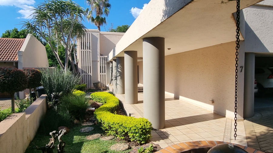 3 Bedroom Property for Sale in Silver Lakes Golf Estate Gauteng
