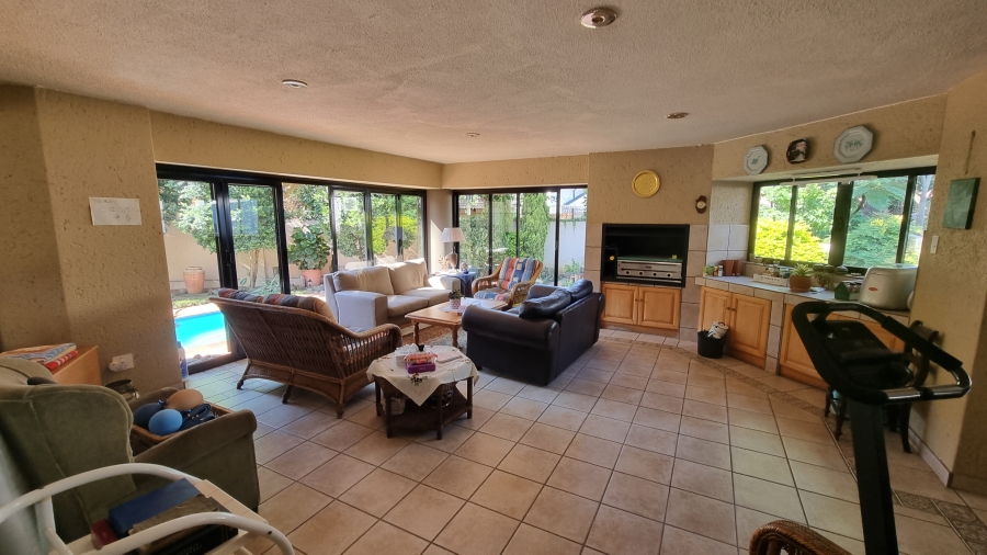 3 Bedroom Property for Sale in Silver Lakes Golf Estate Gauteng