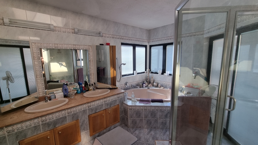 3 Bedroom Property for Sale in Silver Lakes Golf Estate Gauteng