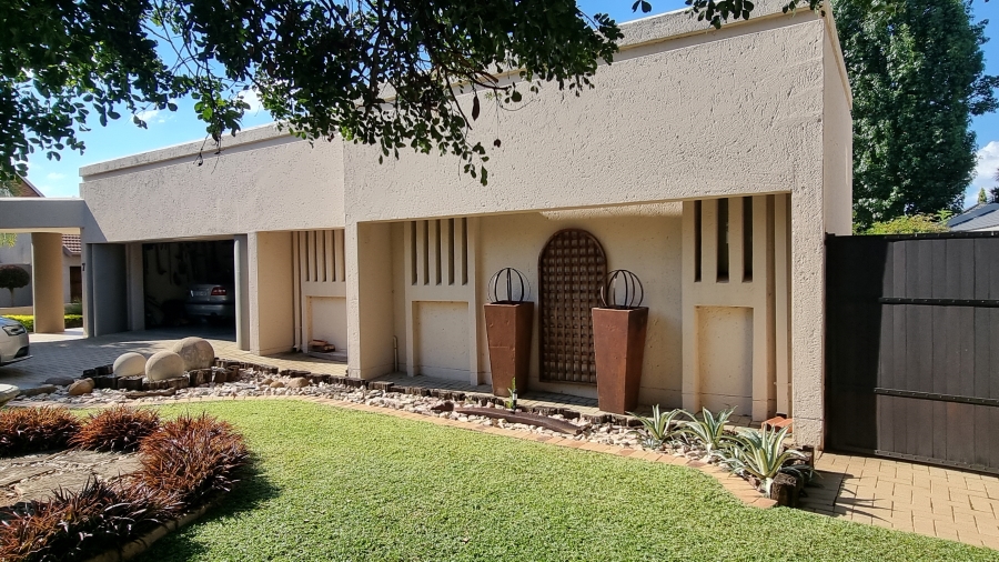 3 Bedroom Property for Sale in Silver Lakes Golf Estate Gauteng