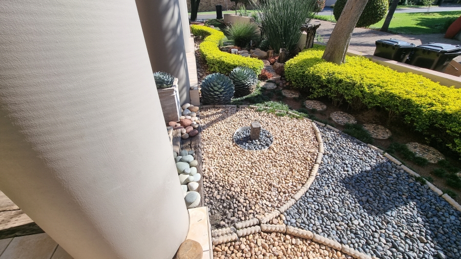 3 Bedroom Property for Sale in Silver Lakes Golf Estate Gauteng