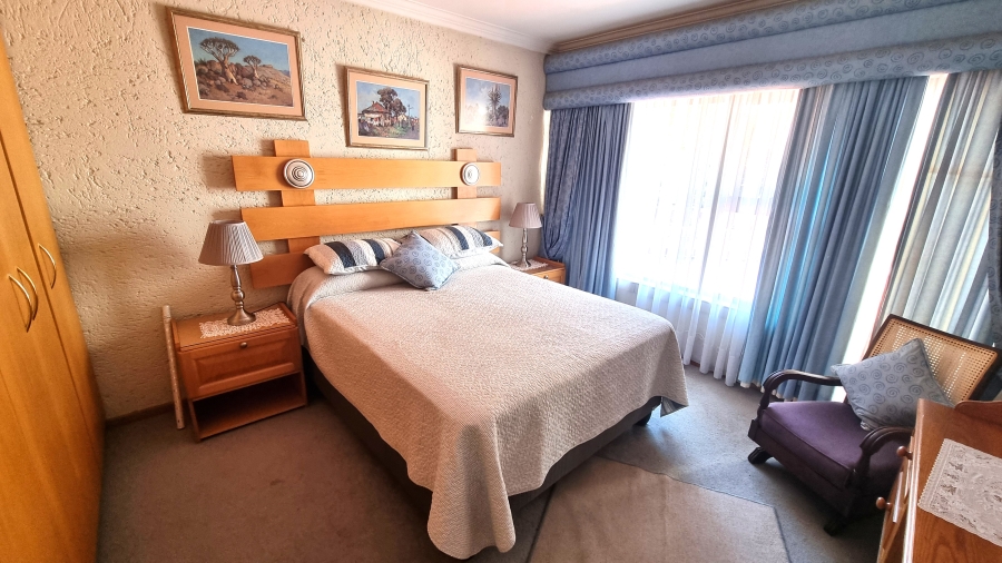 3 Bedroom Property for Sale in Silver Lakes Golf Estate Gauteng