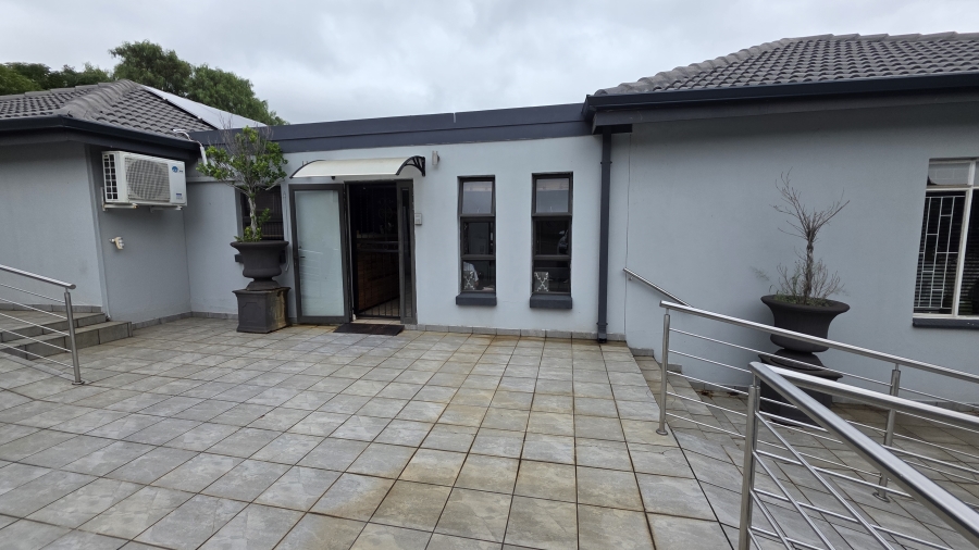 12 Bedroom Property for Sale in Moreleta Park Gauteng