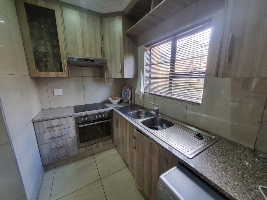 To Let 2 Bedroom Property for Rent in Equestria Gauteng