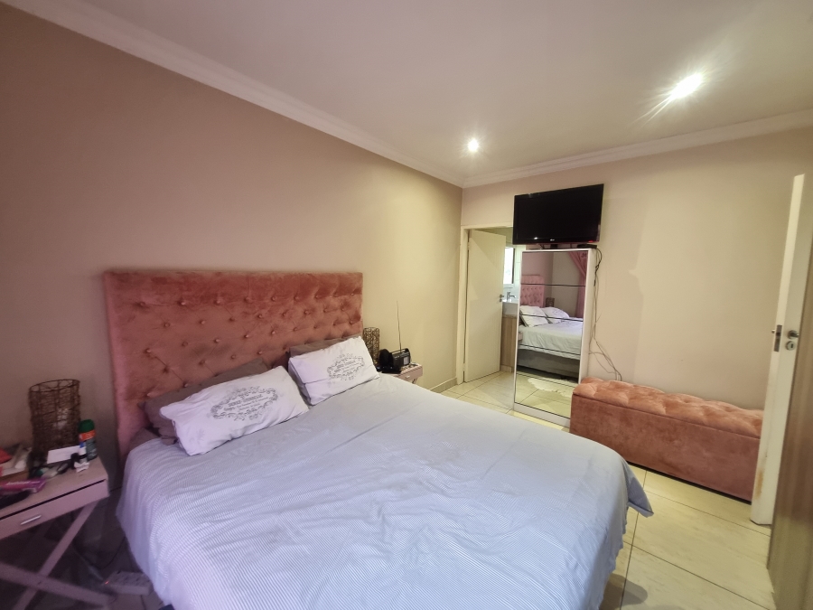 To Let 2 Bedroom Property for Rent in Equestria Gauteng