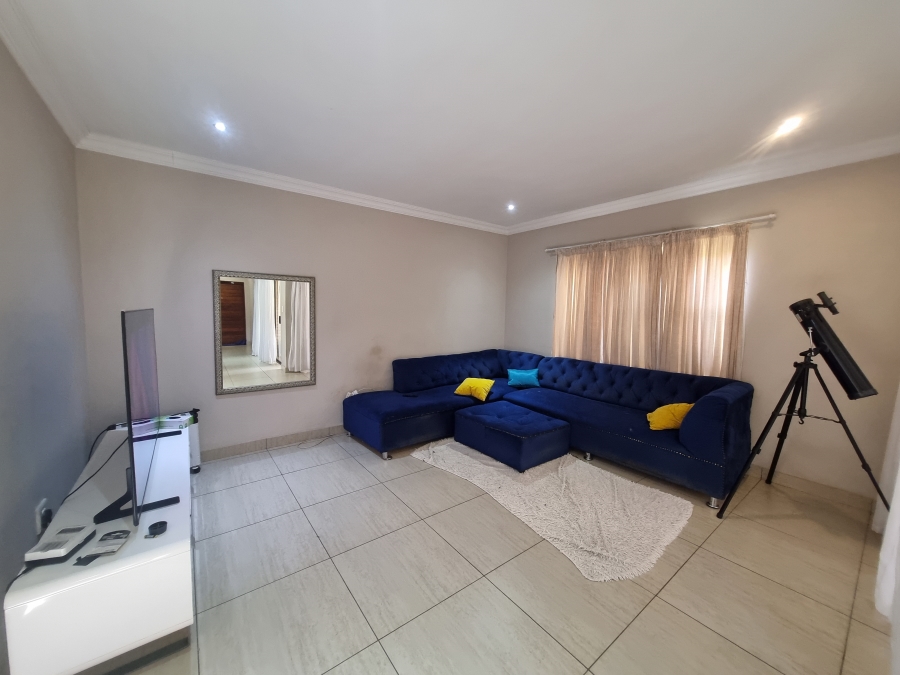 To Let 2 Bedroom Property for Rent in Equestria Gauteng