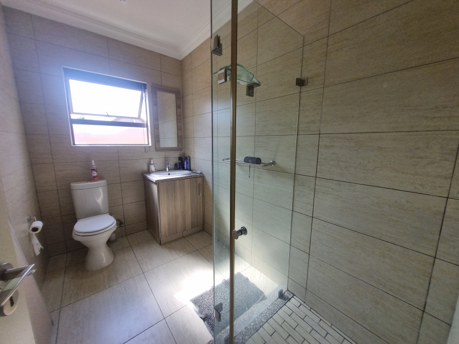 To Let 2 Bedroom Property for Rent in Equestria Gauteng