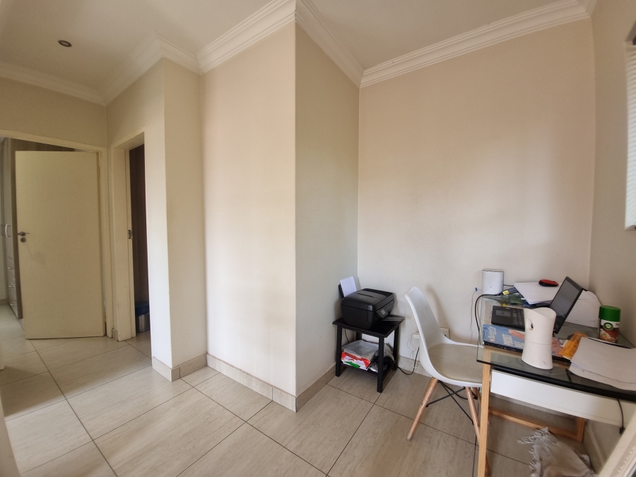 To Let 2 Bedroom Property for Rent in Equestria Gauteng