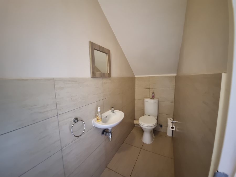 To Let 2 Bedroom Property for Rent in Equestria Gauteng