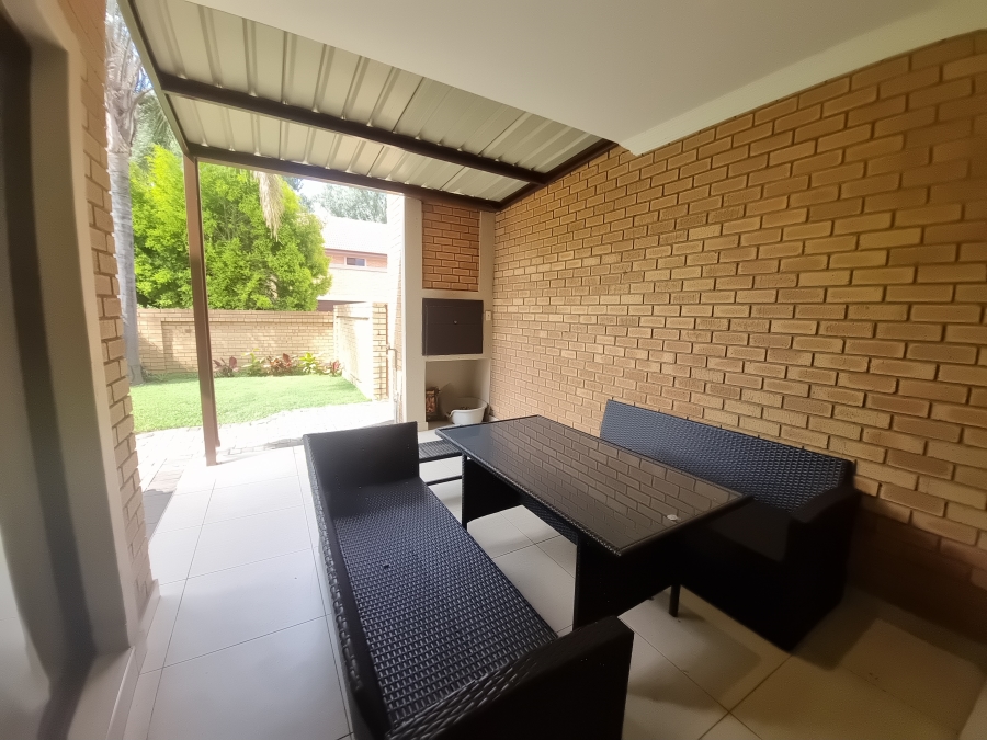 To Let 2 Bedroom Property for Rent in Equestria Gauteng