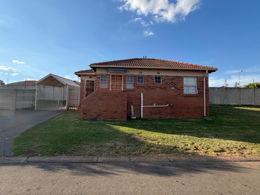 3 Bedroom Property for Sale in Olievenhoutbosch Gauteng