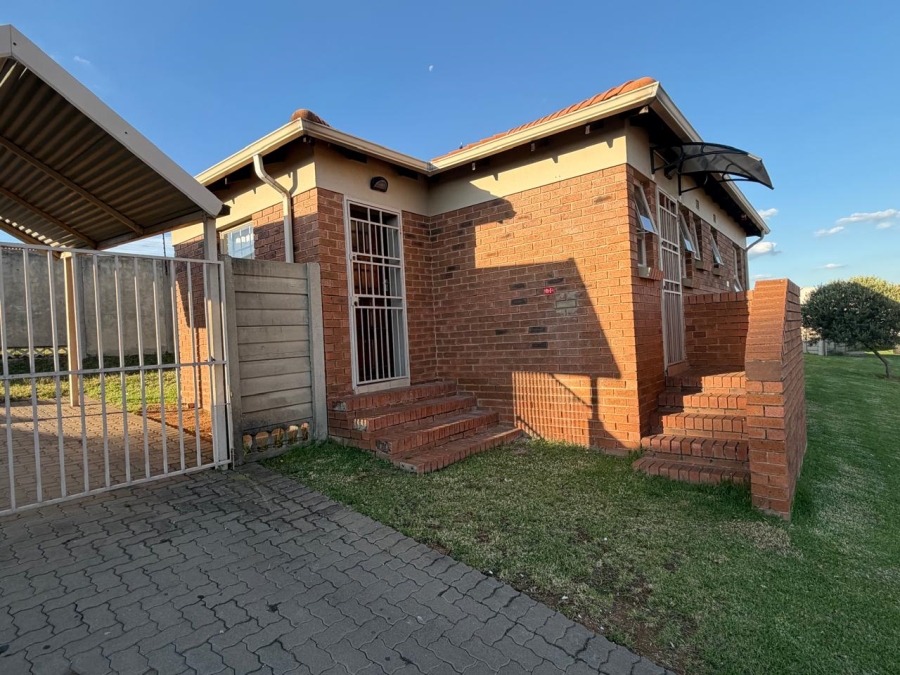 3 Bedroom Property for Sale in Olievenhoutbosch Gauteng