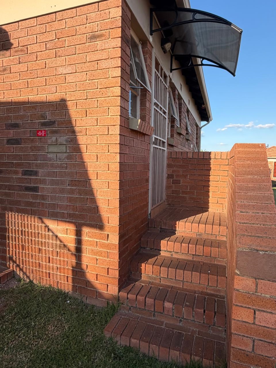 3 Bedroom Property for Sale in Olievenhoutbosch Gauteng