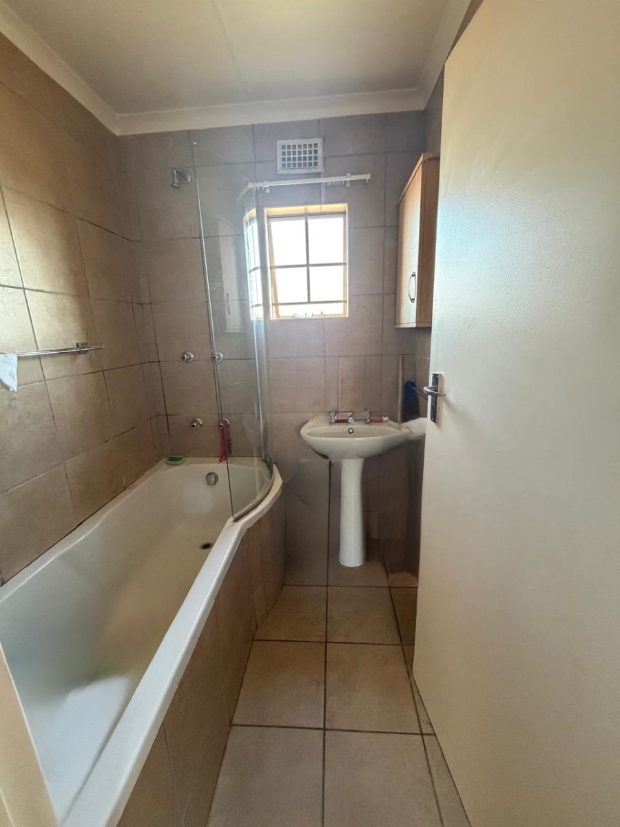 3 Bedroom Property for Sale in Olievenhoutbosch Gauteng