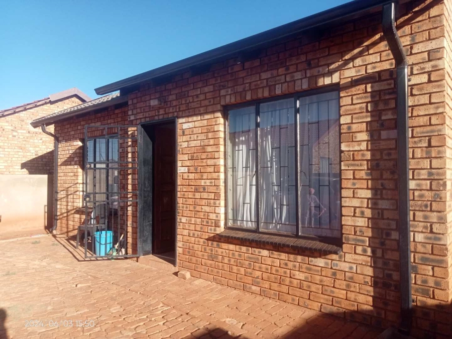 2 Bedroom Property for Sale in Protea Glen Gauteng