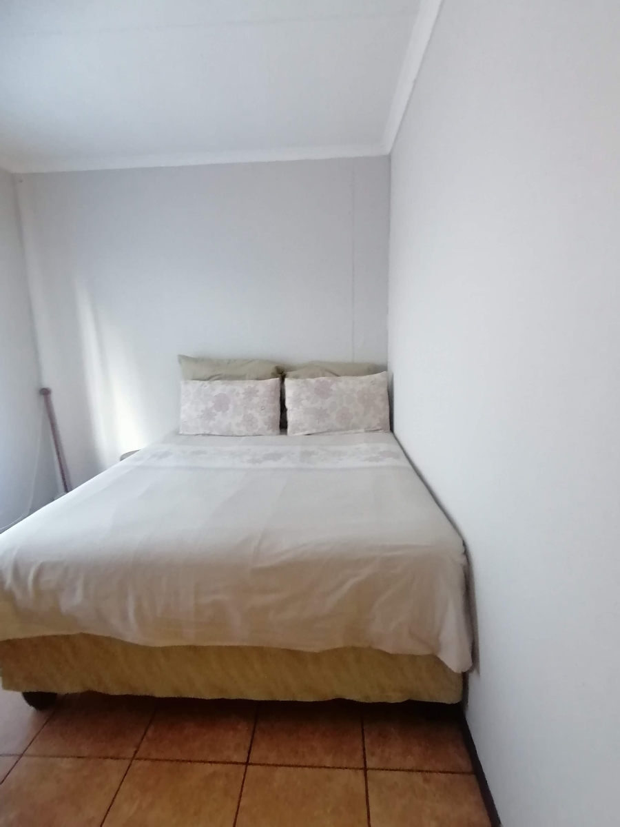 2 Bedroom Property for Sale in Protea Glen Gauteng