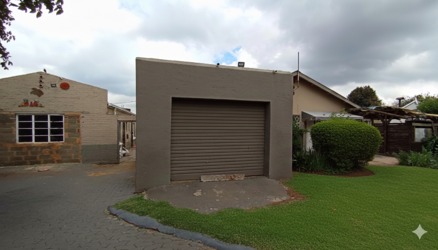5 Bedroom Property for Sale in Wychwood Gauteng