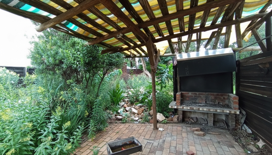 5 Bedroom Property for Sale in Wychwood Gauteng