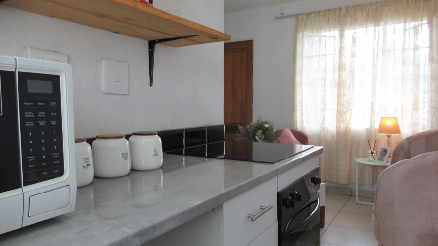 1 Bedroom Property for Sale in Sharonlea Gauteng