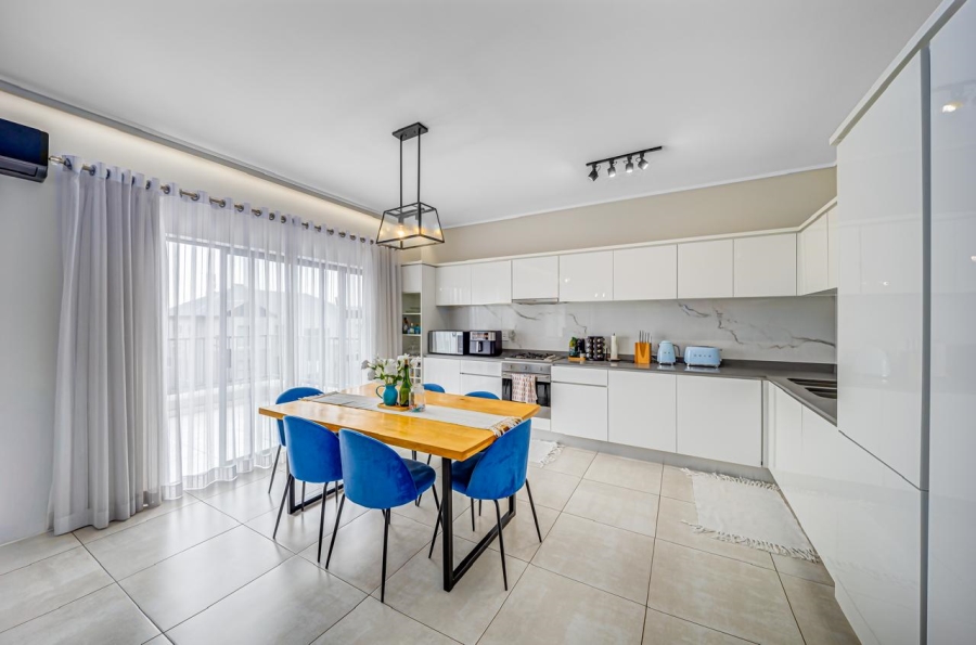 2 Bedroom Property for Sale in The Polofields Gauteng