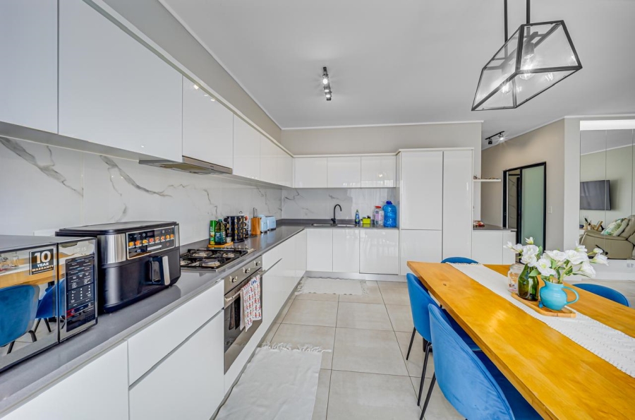 2 Bedroom Property for Sale in The Polofields Gauteng