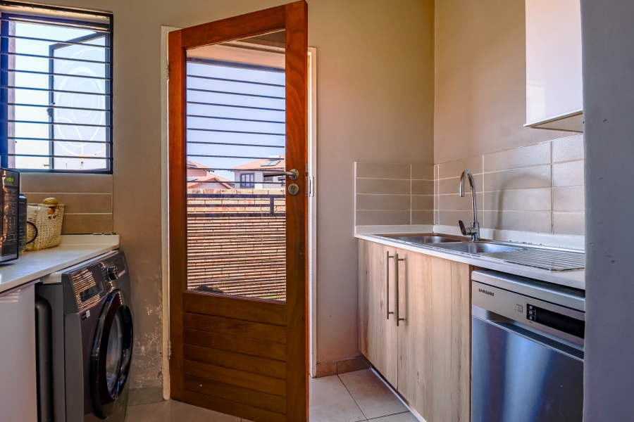 3 Bedroom Property for Sale in Monavoni Gauteng