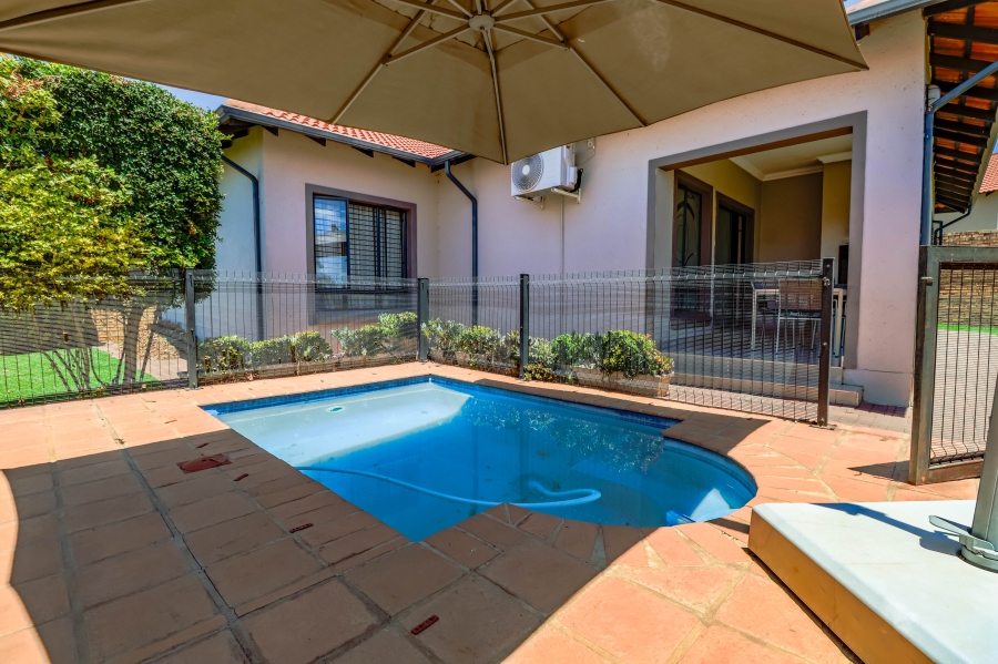 3 Bedroom Property for Sale in Monavoni Gauteng